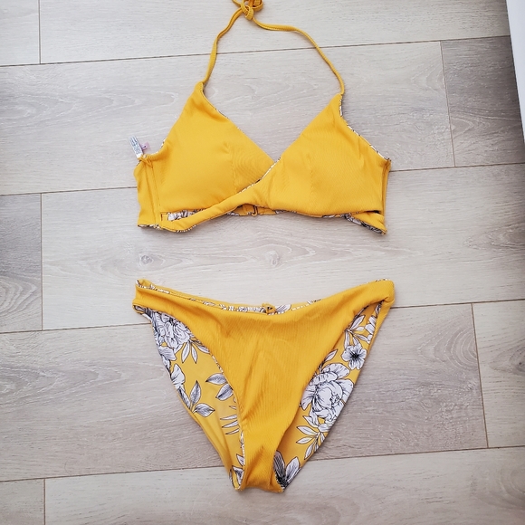 Reversible Swimwear - Picture 3 of 5